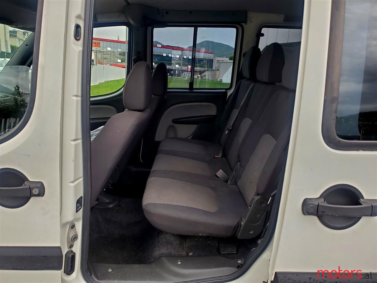 2009' Fiat Doblo photo #3