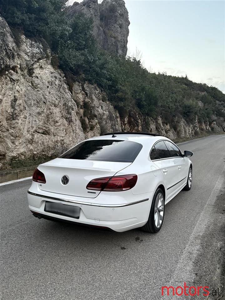 2013' Volkswagen Passat photo #2