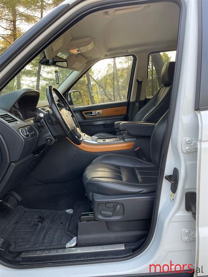 2013' Land Rover Range Rover Sport photo #3