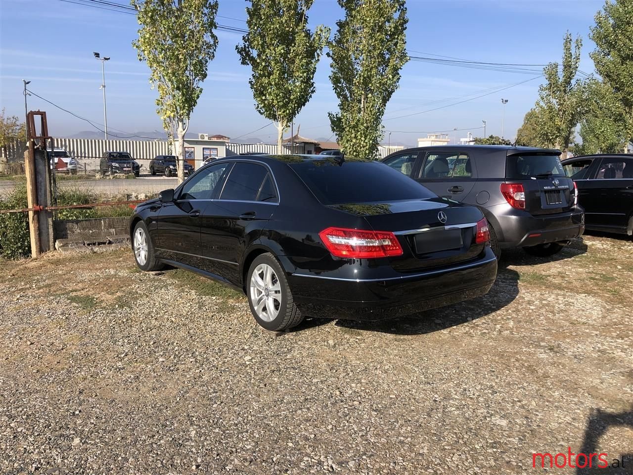 2011' Mercedes-Benz E 250 photo #2