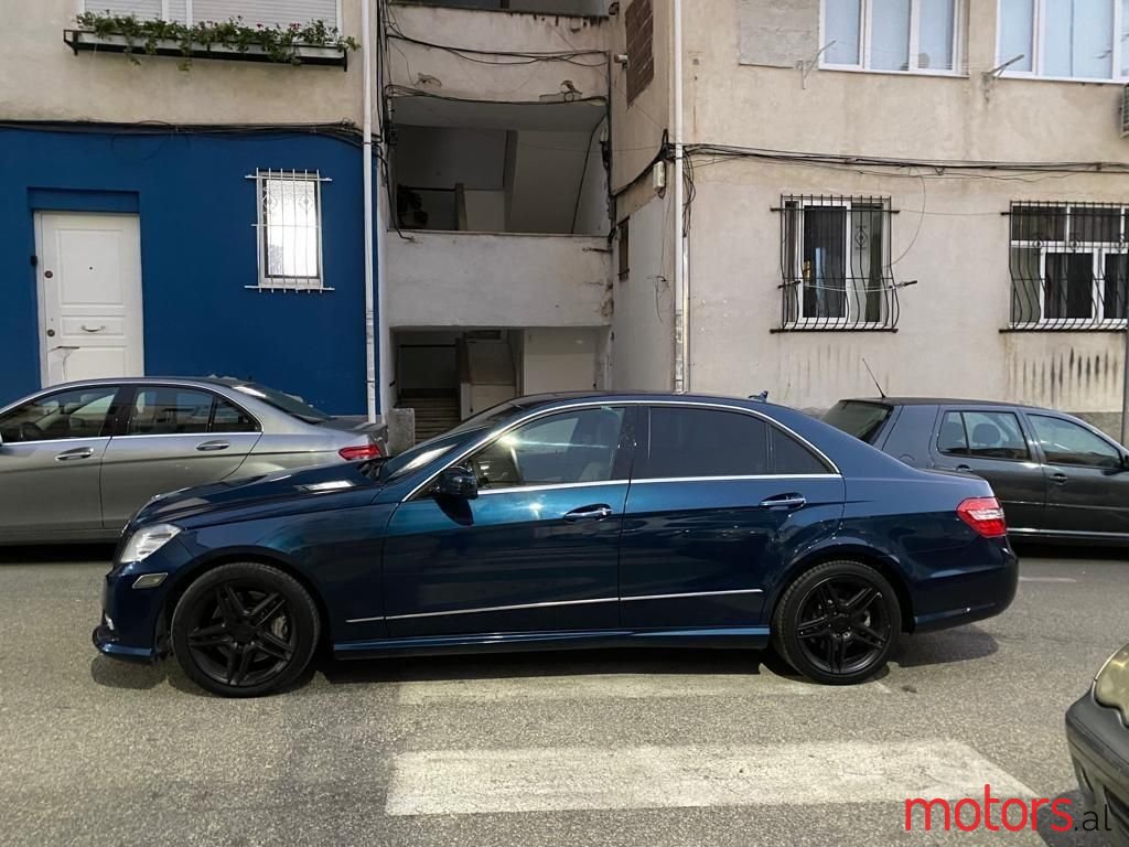 2011' Mercedes-Benz E 55 AMG photo #2