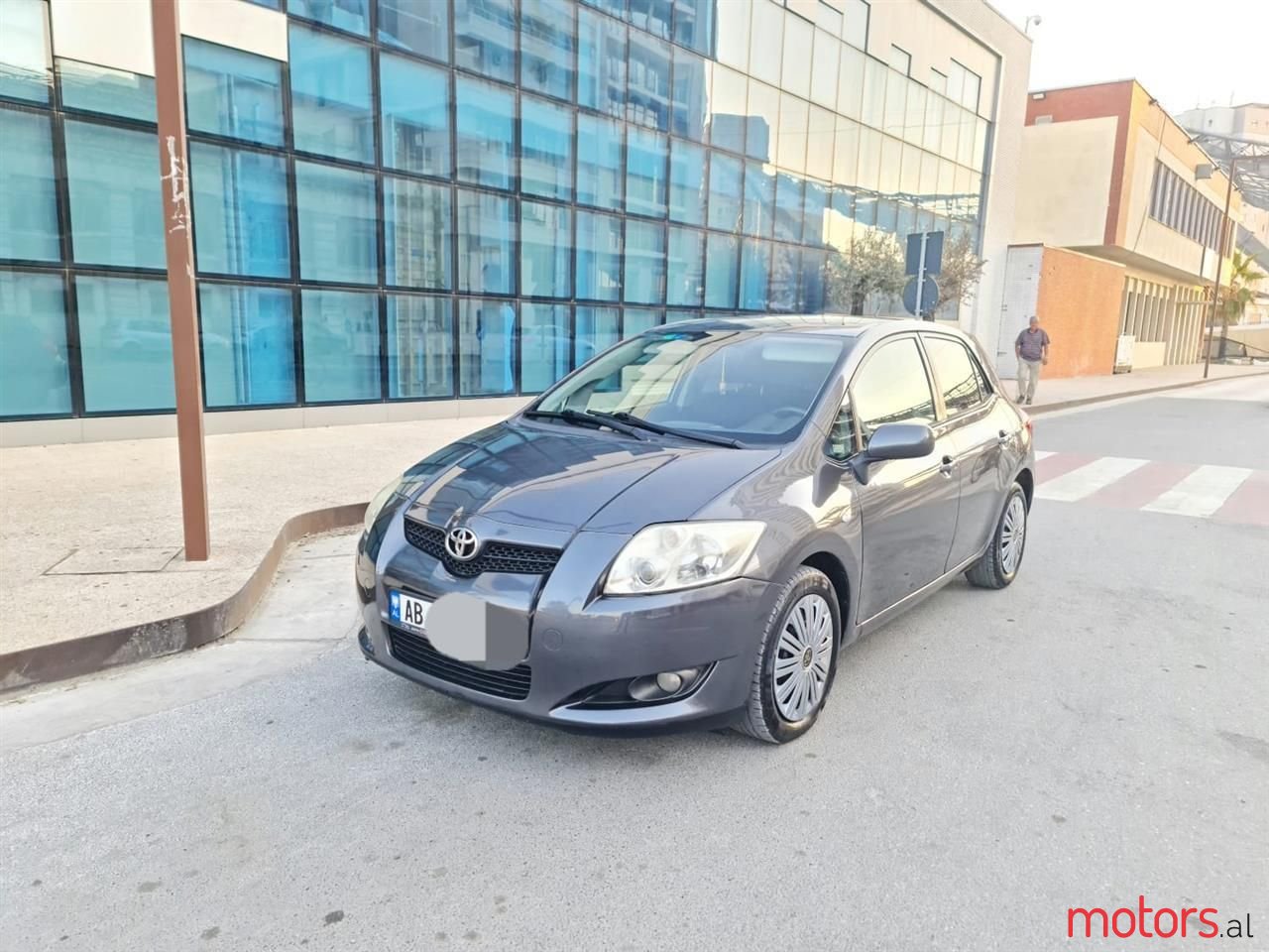 2007' Toyota Auris photo #2