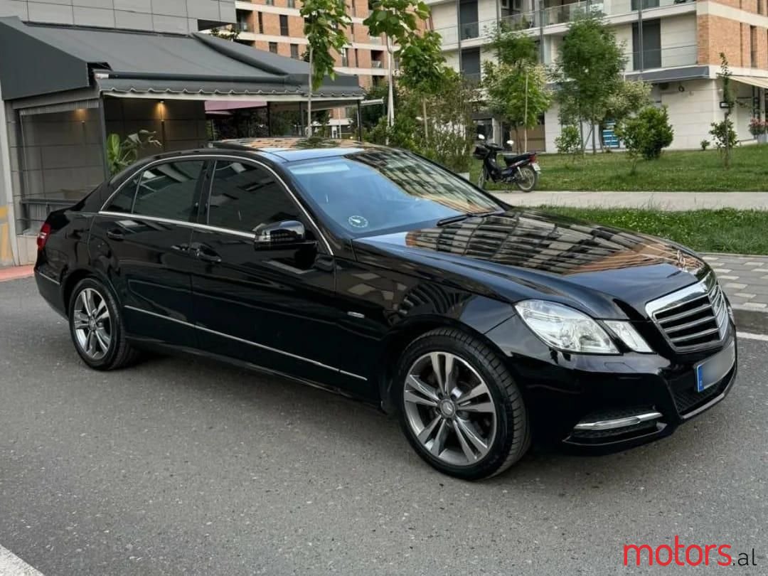 2013' Mercedes-Benz E 350 photo #2
