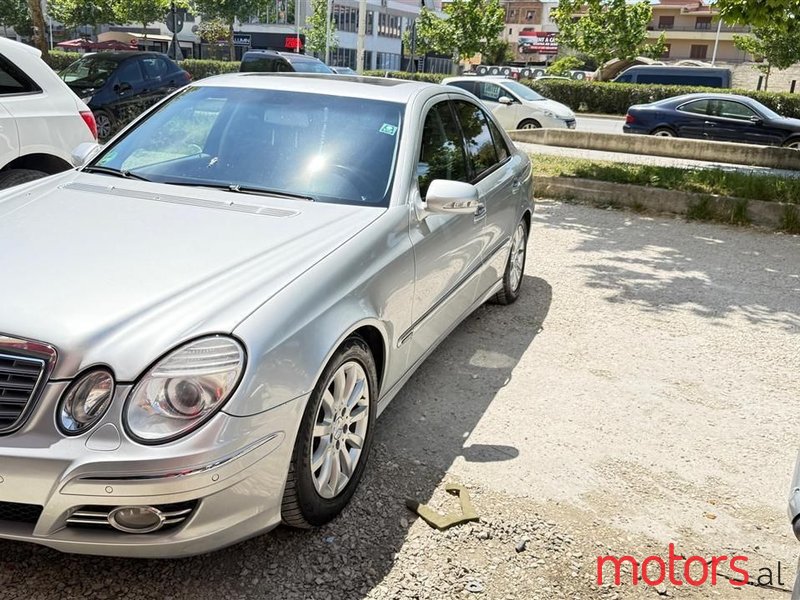 2007' Mercedes-Benz E 220 photo #1