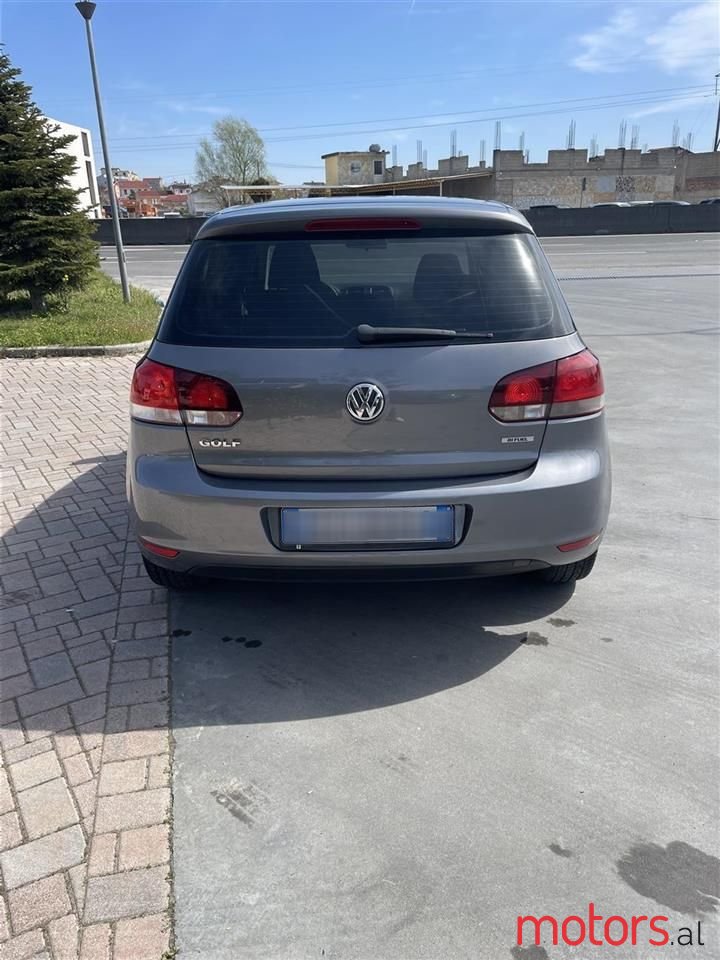 2010' Volkswagen Golf photo #5