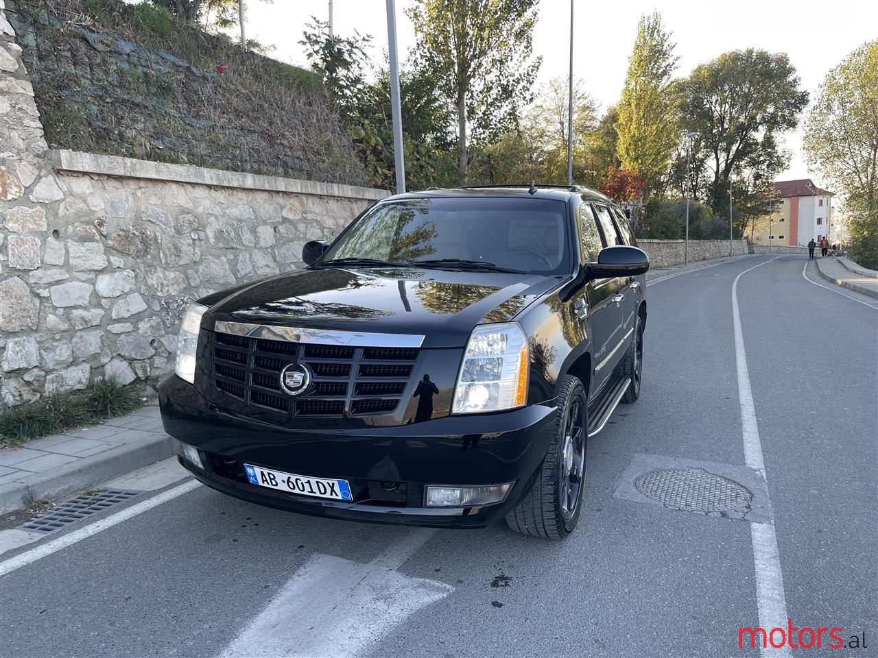 2008' Cadillac Escalade photo #2