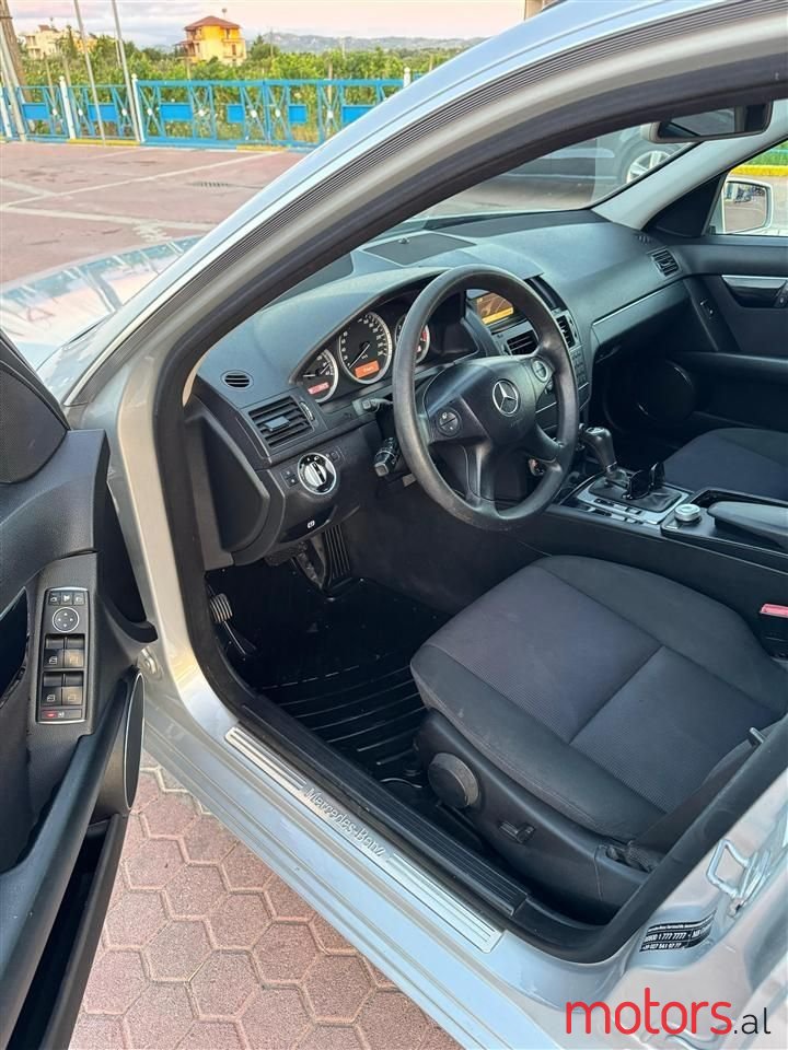 2011' Mercedes-Benz C 220 photo #6