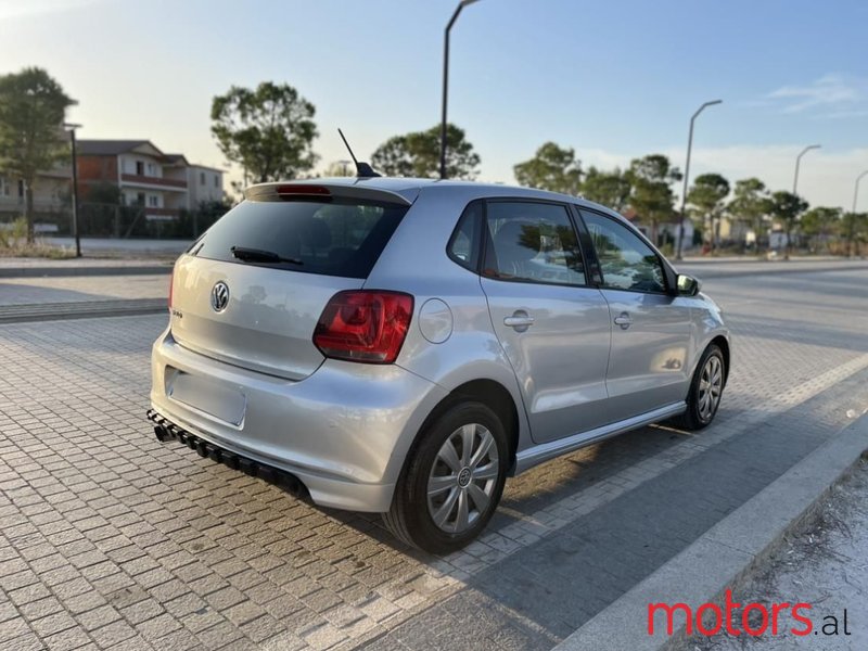 2010' Volkswagen Polo photo #4