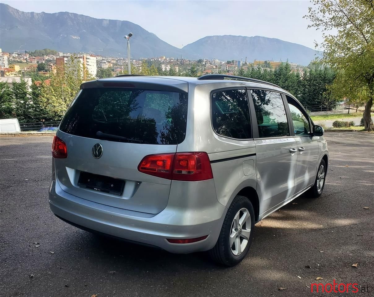 2012' Volkswagen Sharan photo #4