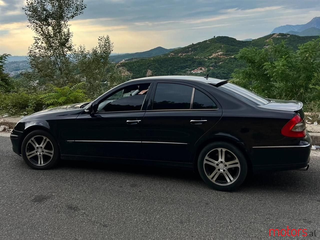 2008' Mercedes-Benz E 280 photo #2