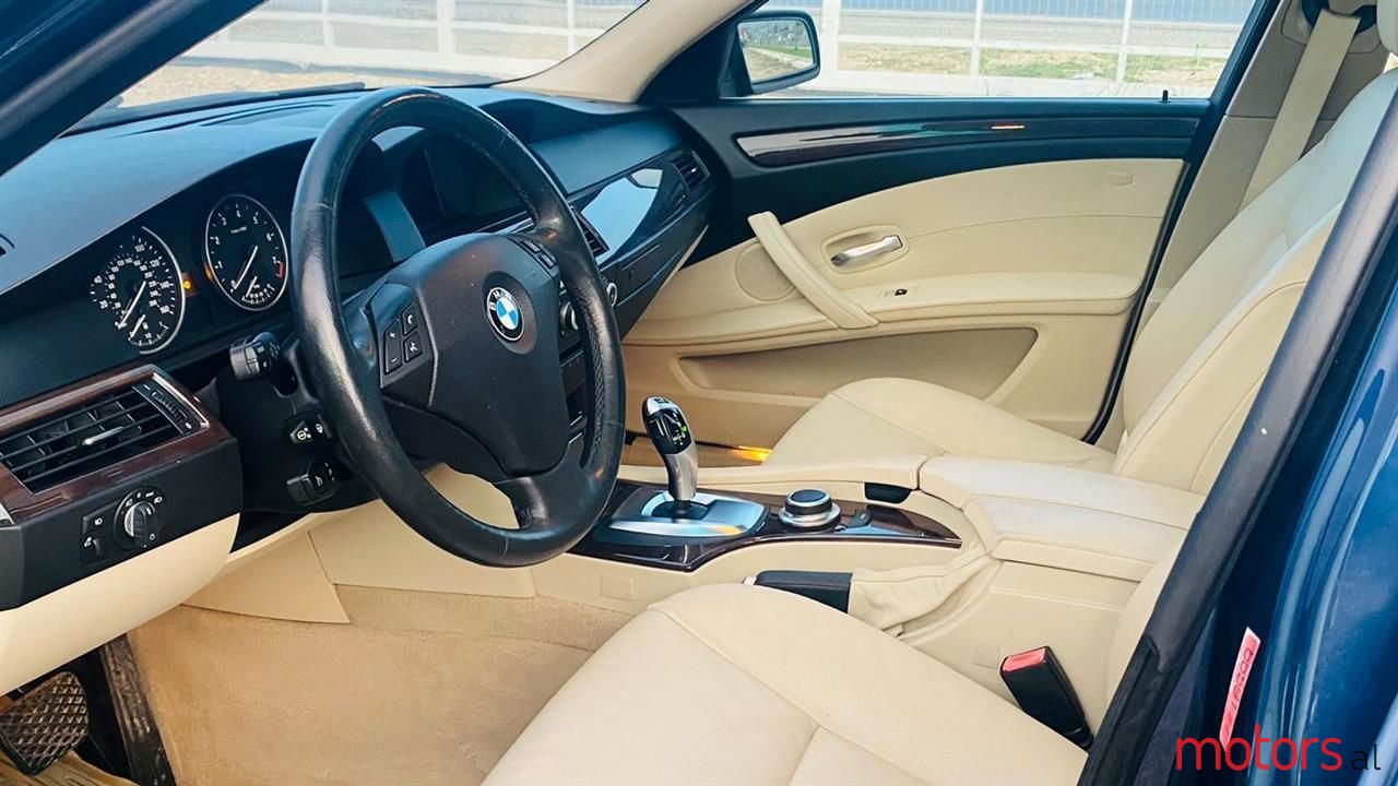 2008' BMW 528 photo #3