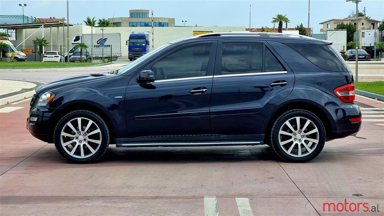 2011' Mercedes-Benz ML 350 photo #5