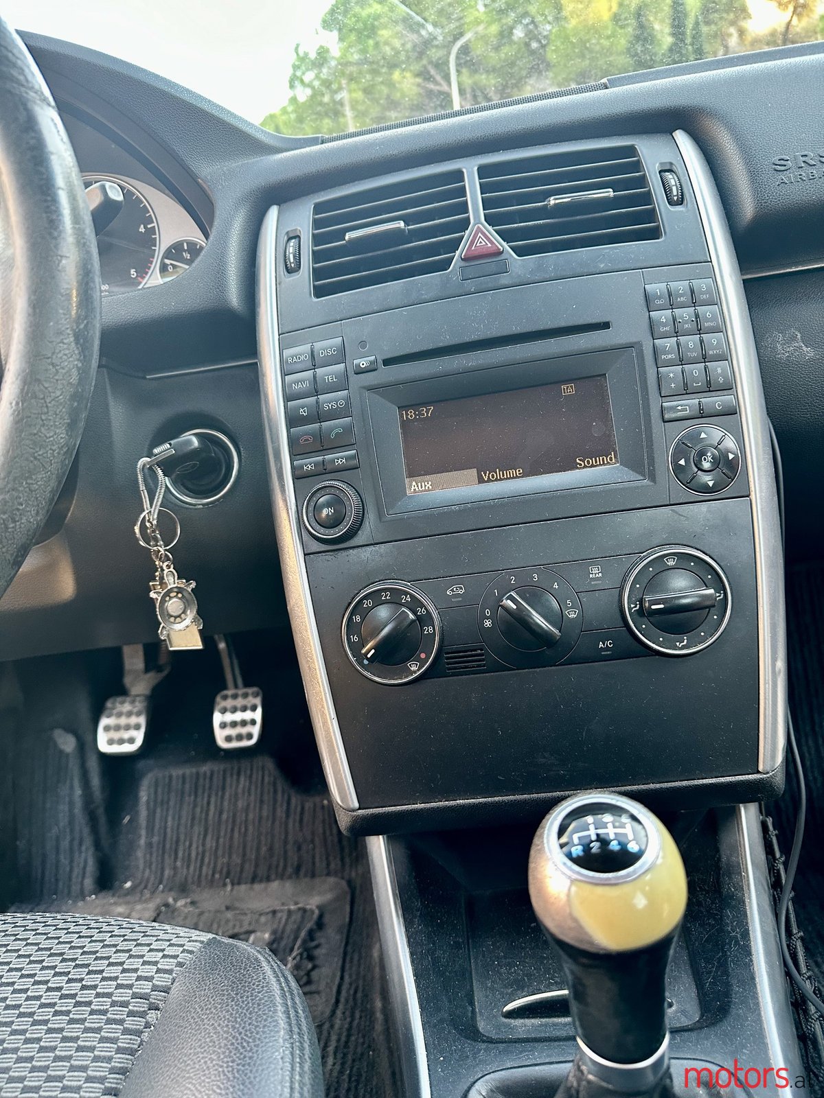 2010' Mercedes-Benz B 200 photo #6