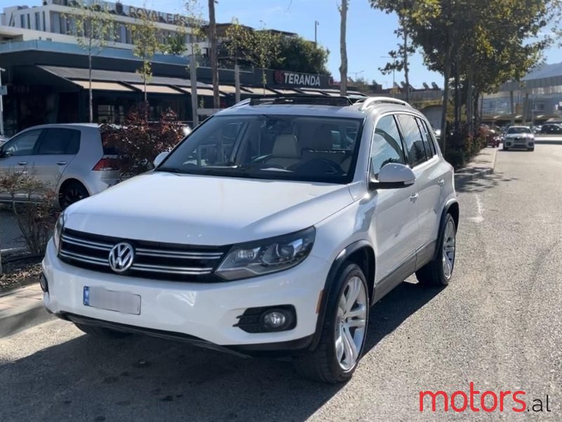 2012' Volkswagen Tiguan photo #2