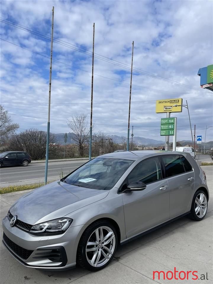 2016' Volkswagen Golf photo #5