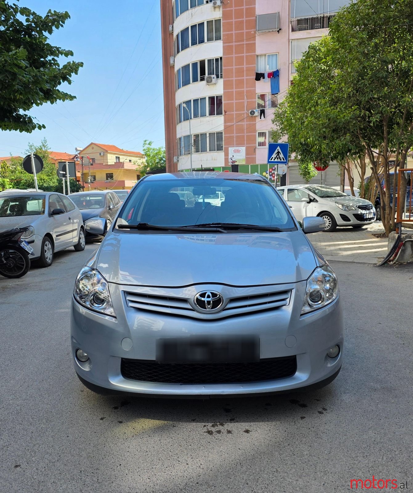 2012' Toyota Auris photo #3