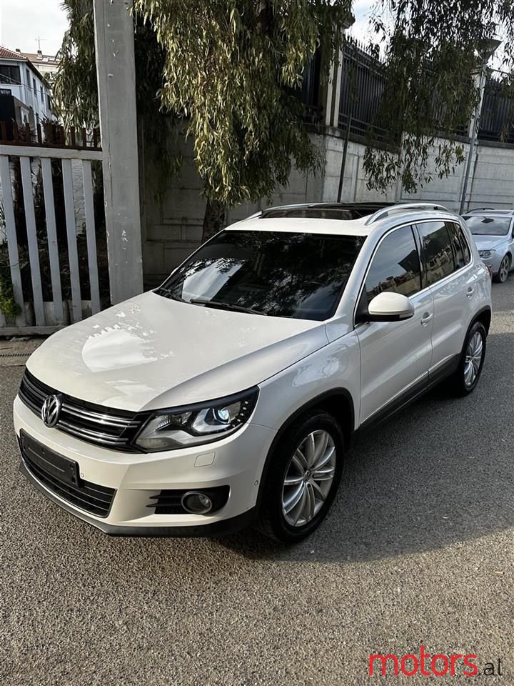 2014' Volkswagen Tiguan photo #2