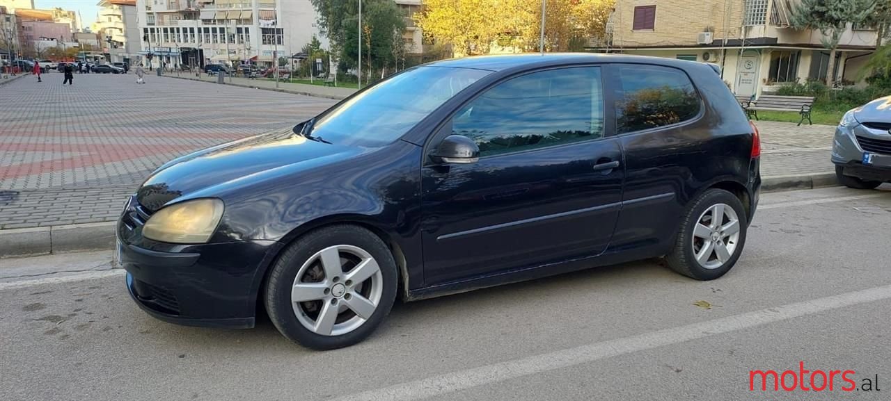 2005' Volkswagen Golf photo #1