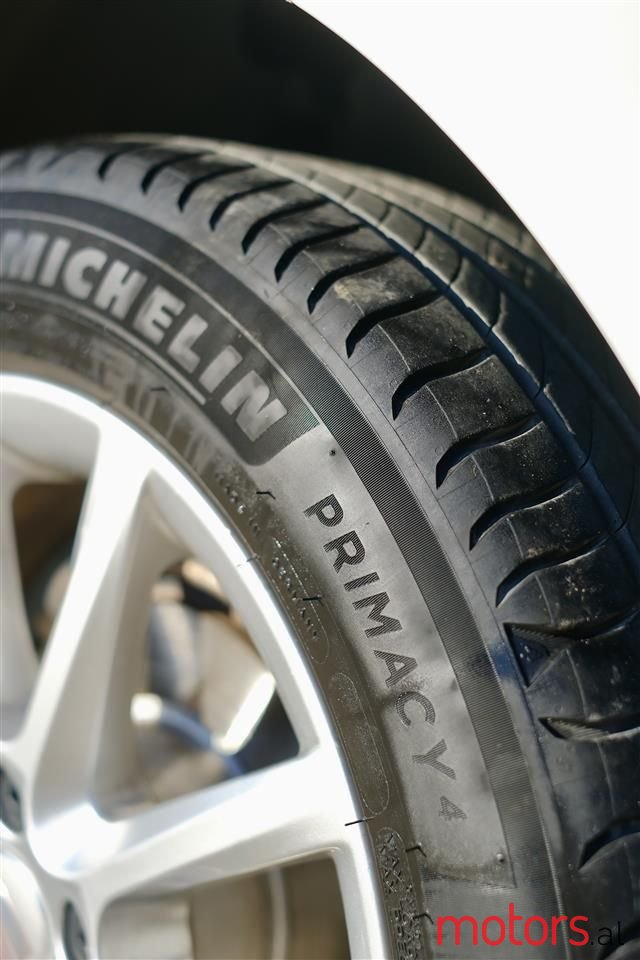 2012' SEAT Leon photo #6