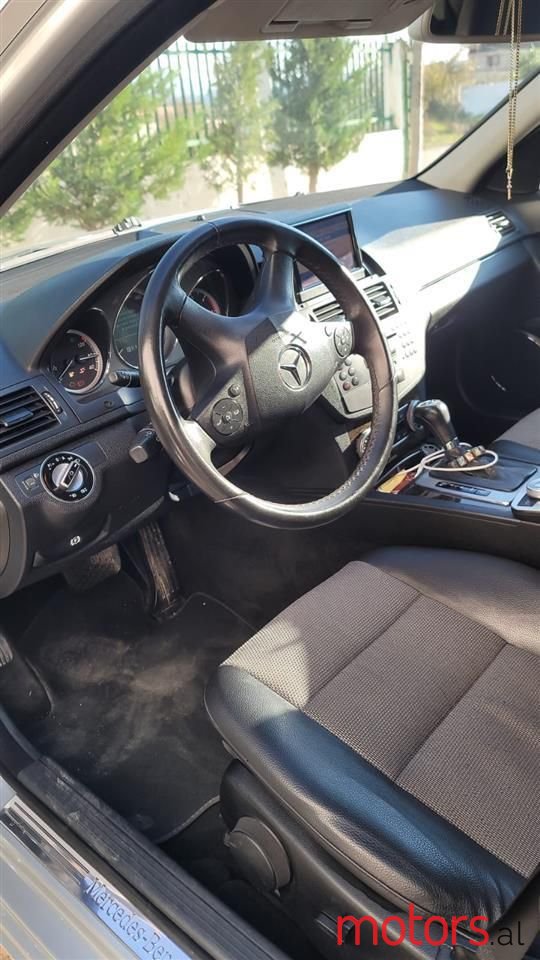 2010' Mercedes-Benz C 220 photo #5