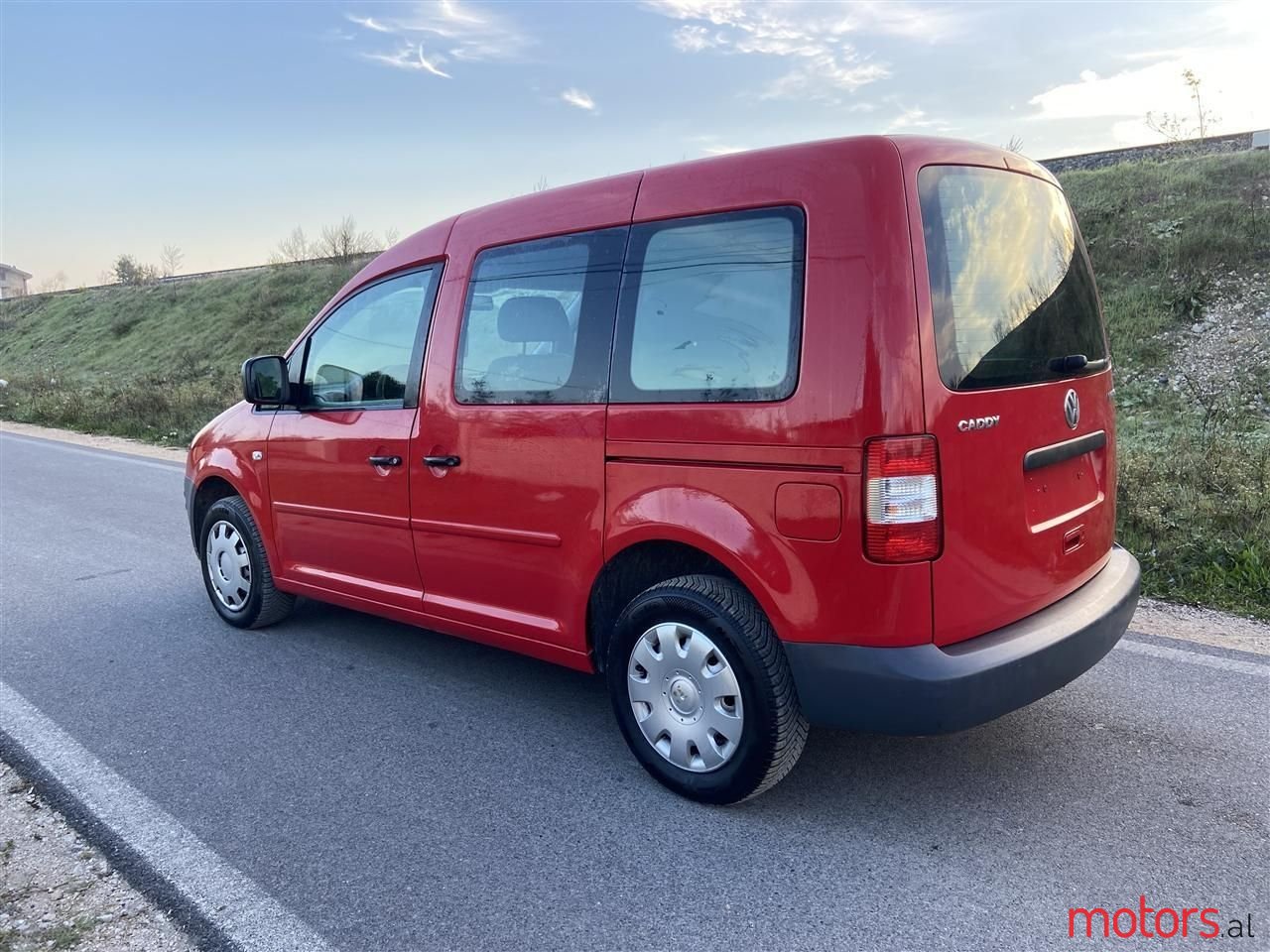 2006' Volkswagen Caddy photo #2