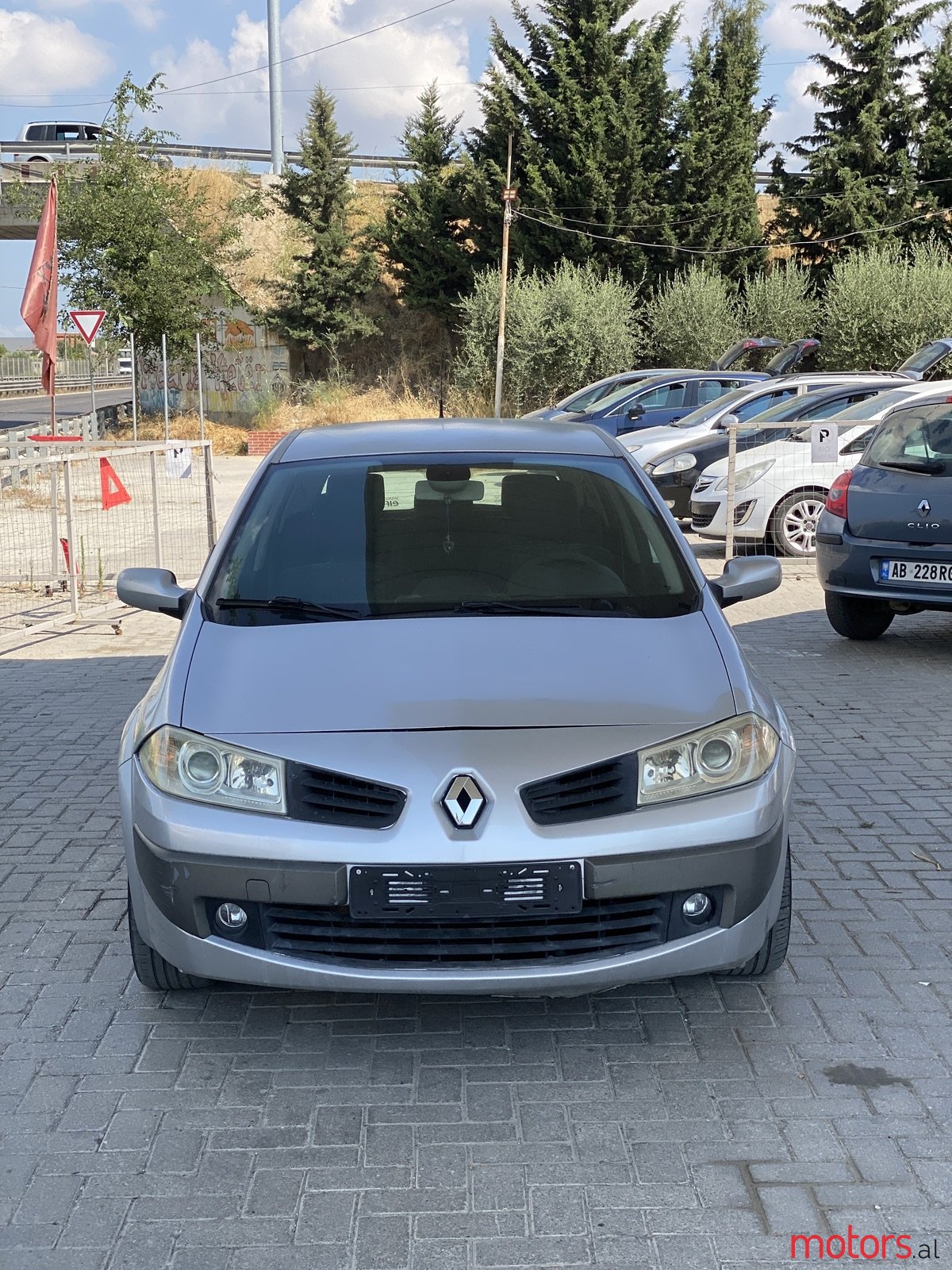 2007' Renault Megane photo #2
