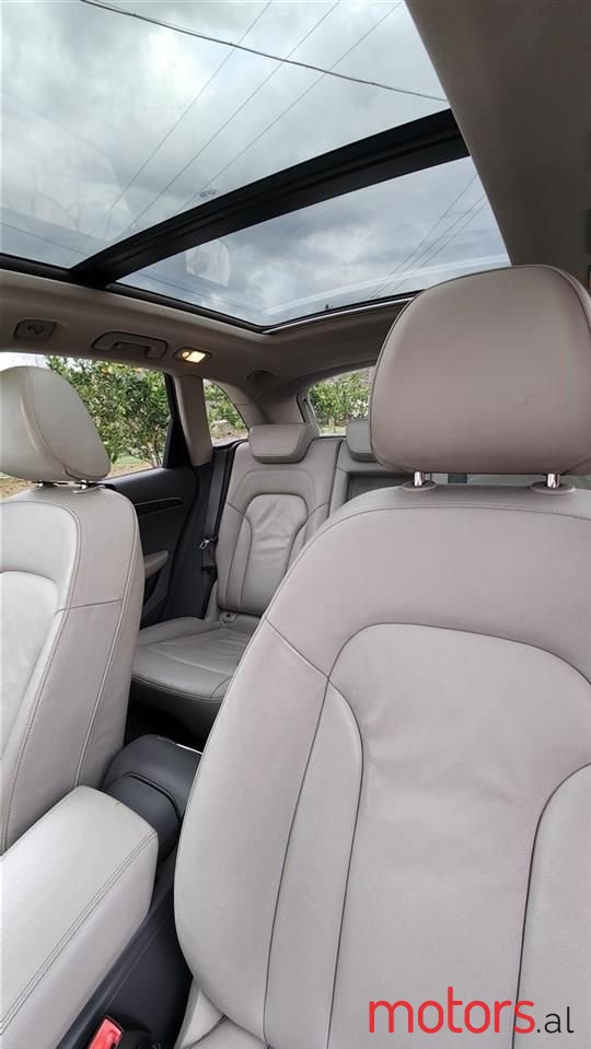 2011' Audi Q5 photo #5