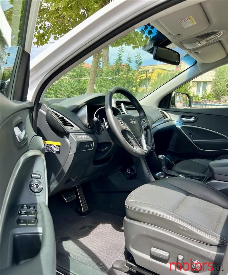 2017' Hyundai Santa Fe photo #6