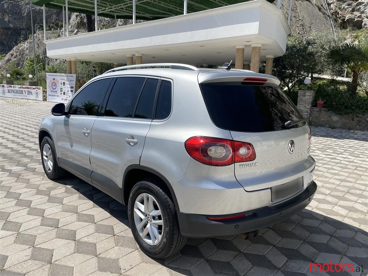 2009' Volkswagen Tiguan photo #5