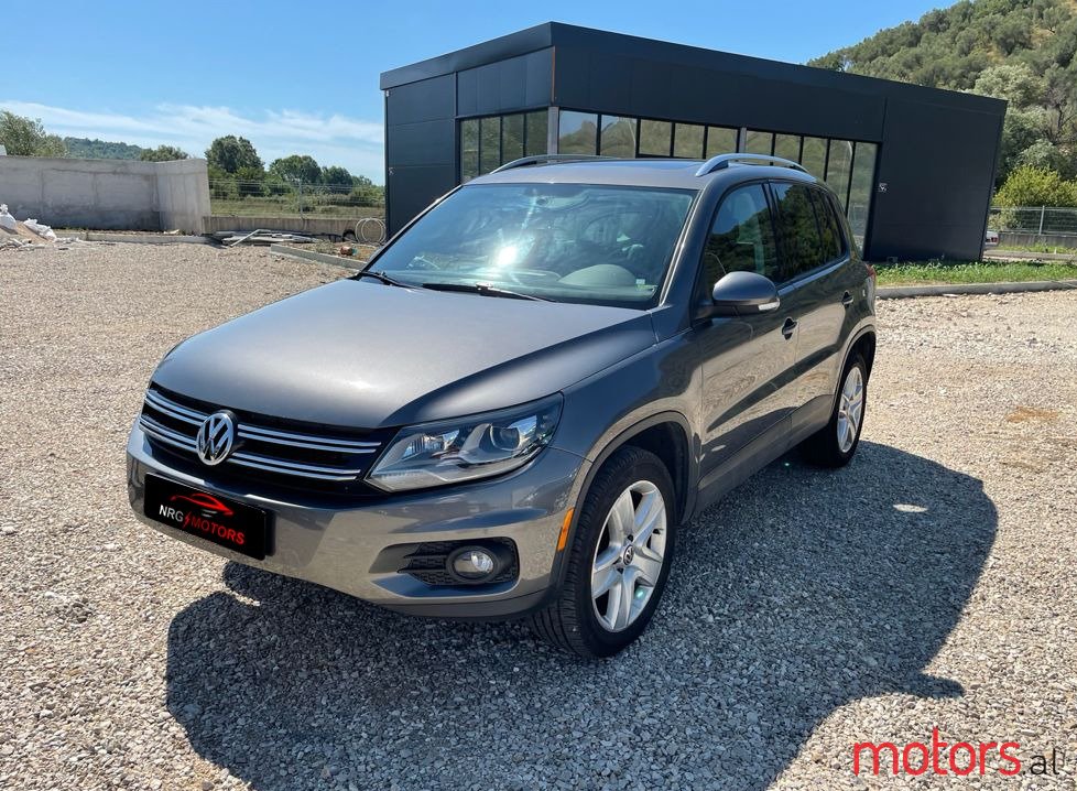 2012' Volkswagen Tiguan photo #1