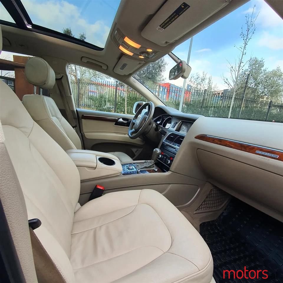 2010' Audi Q7 photo #4