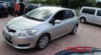 2007' Toyota Auris photo #1
