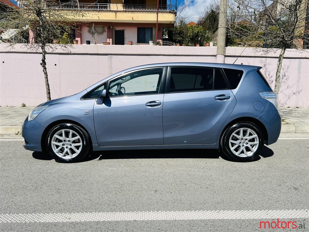 2009' Toyota Verso photo #4