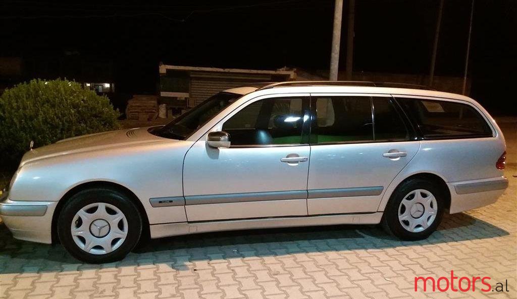 2000' Mercedes-Benz E 220 photo #1