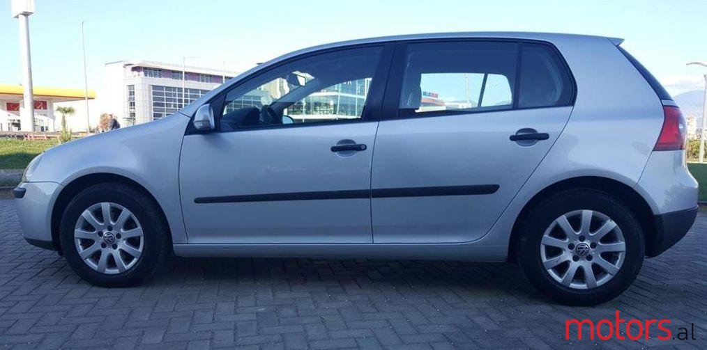 2004' Volkswagen Golf photo #1