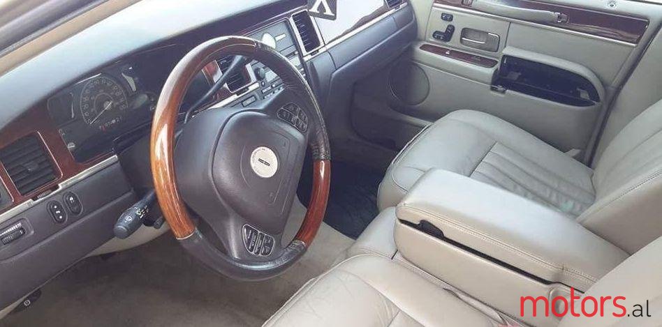 2005' Lincoln Town Car photo #2