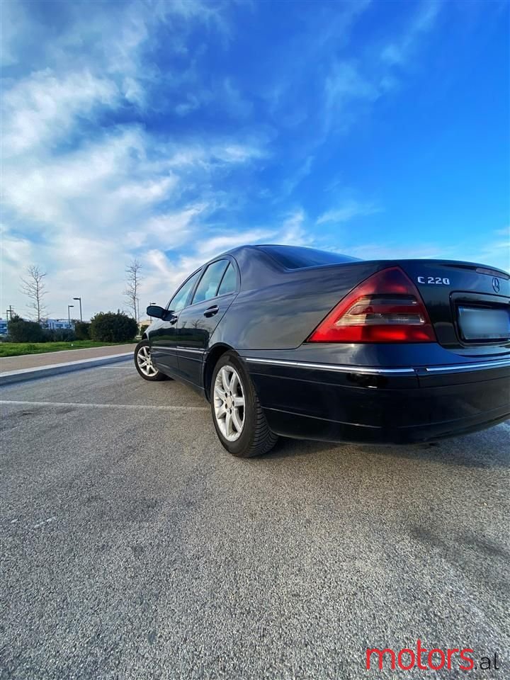 2001' Mercedes-Benz 220 photo #4