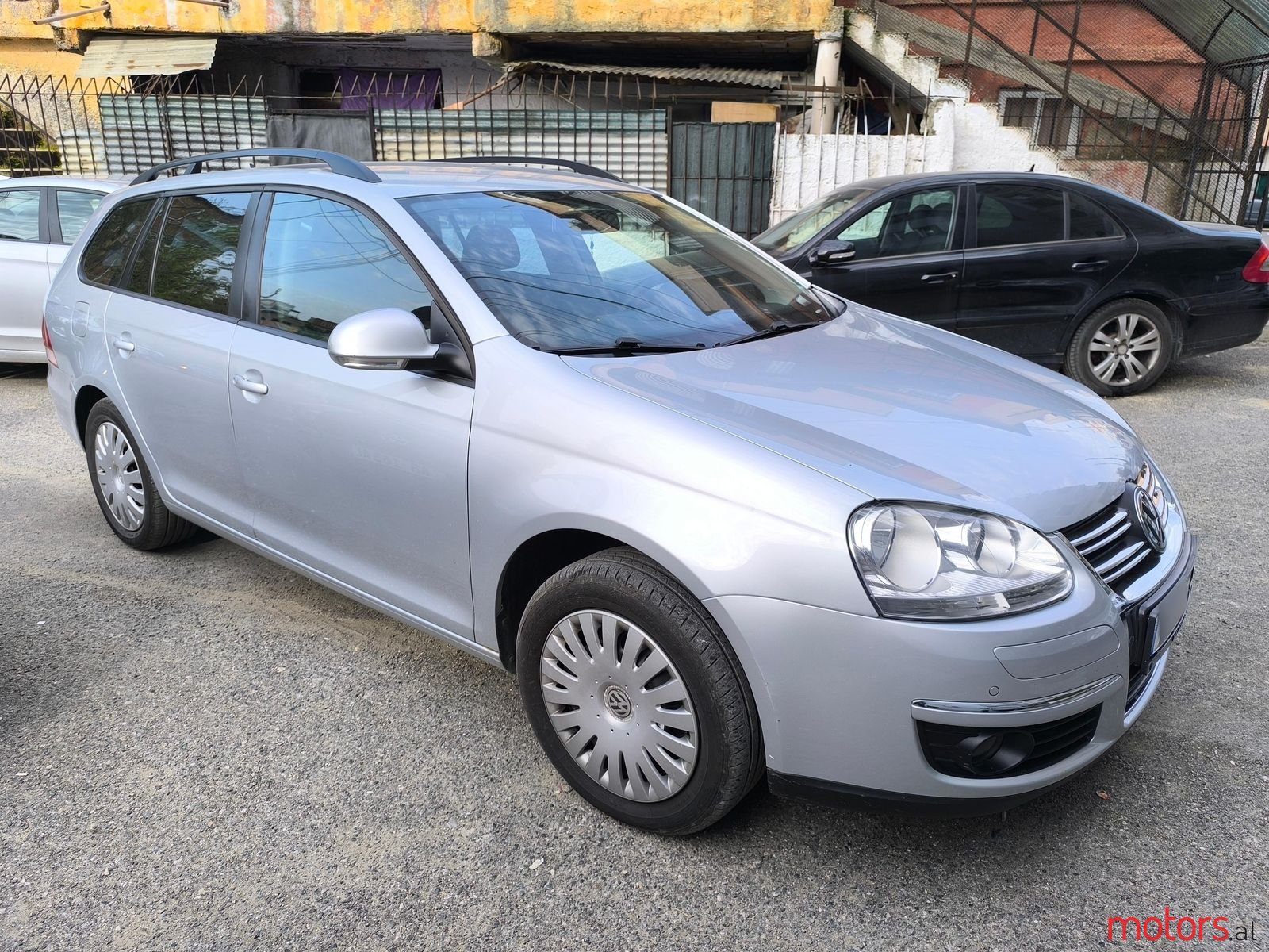 2009' Volkswagen Golf photo #1