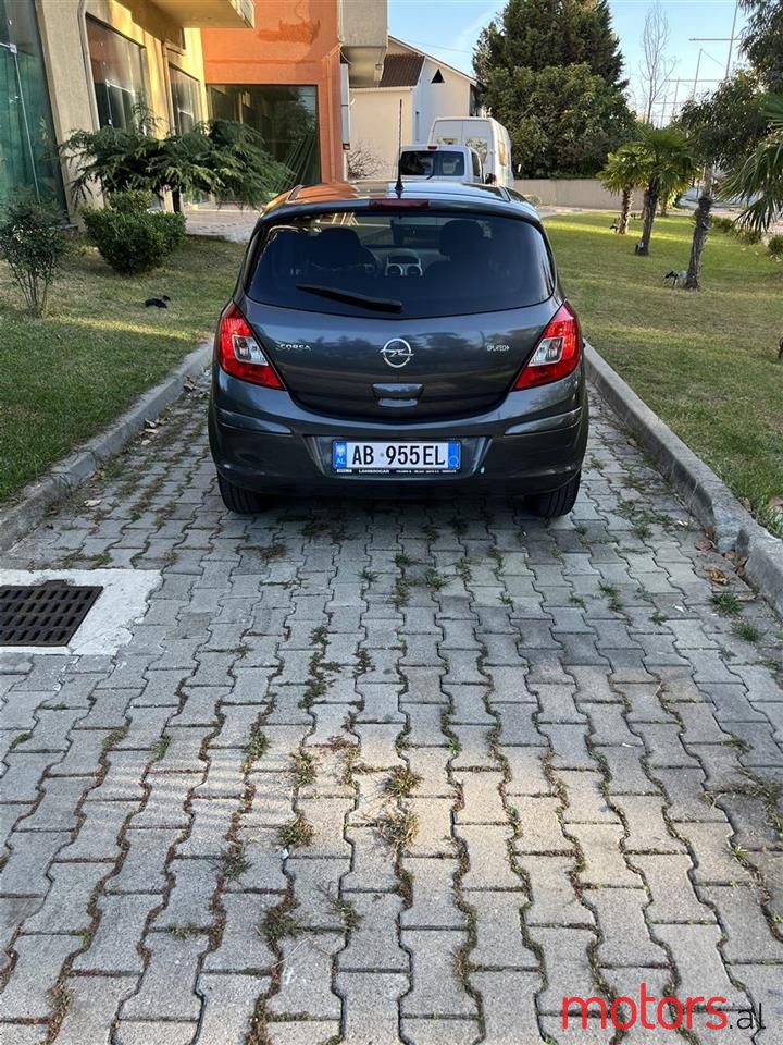 2011' Opel Corsa photo #2