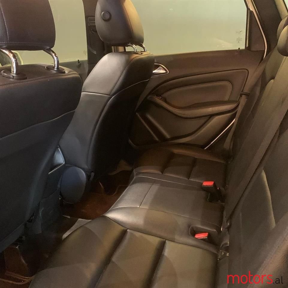 2013' Mercedes-Benz B 200 photo #3