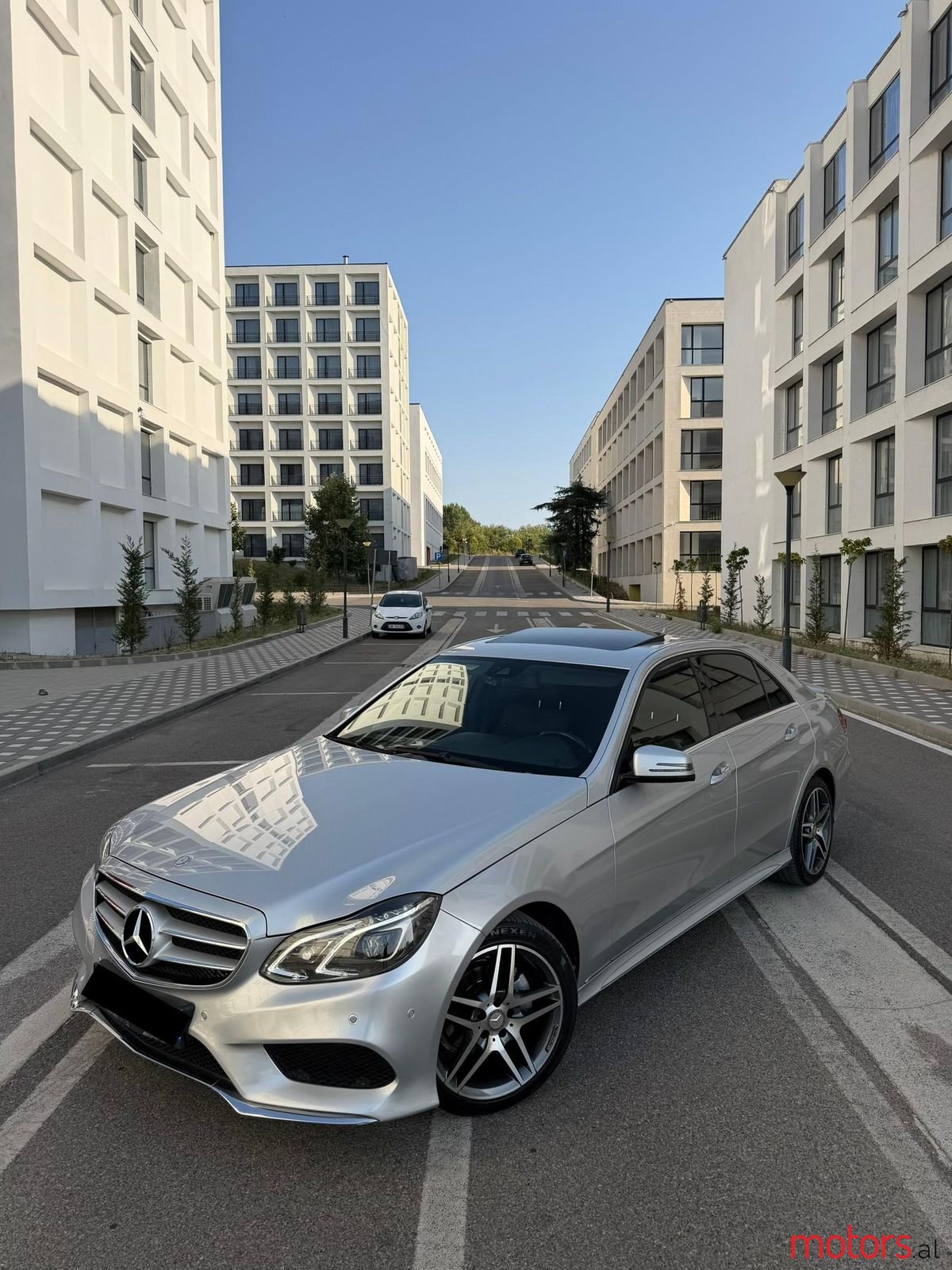 2014' Mercedes-Benz E 220 photo #1