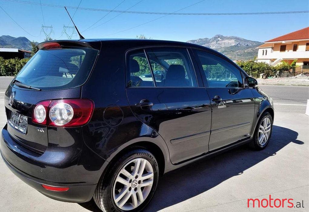 2005' Volkswagen Golf Plus photo #1