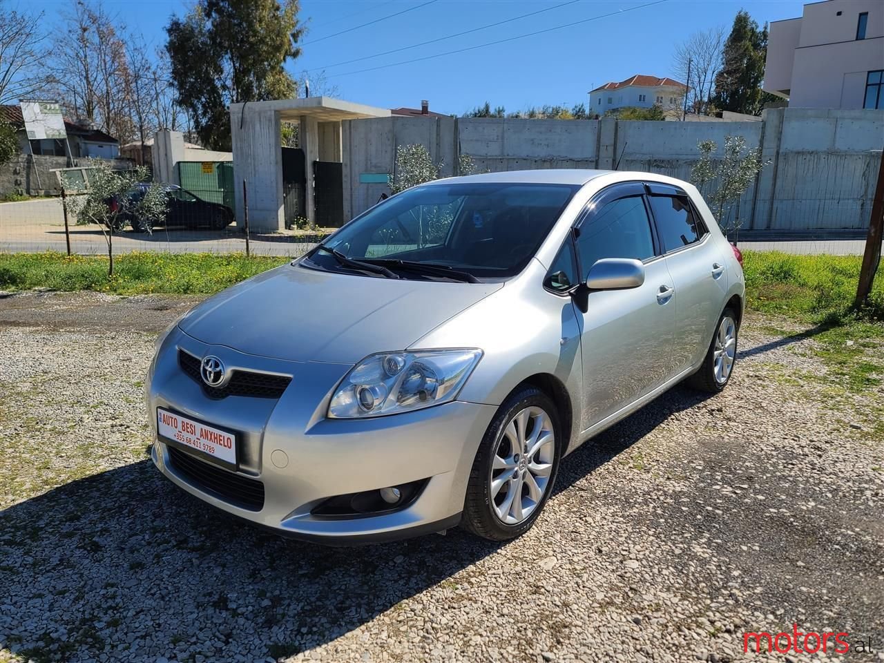 2009' Toyota Auris photo #2