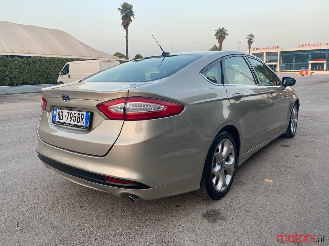 2015' Ford Mondeo photo #4