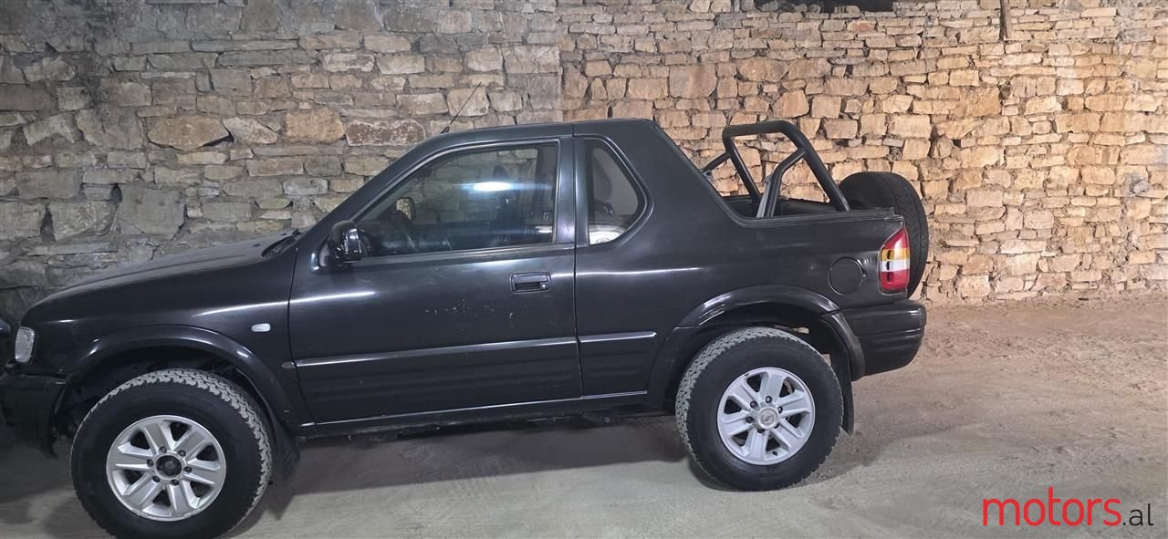 2002' Opel Frontera photo #1