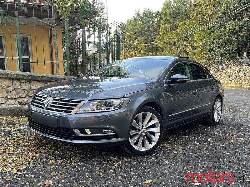 2014' Volkswagen Passat photo #1