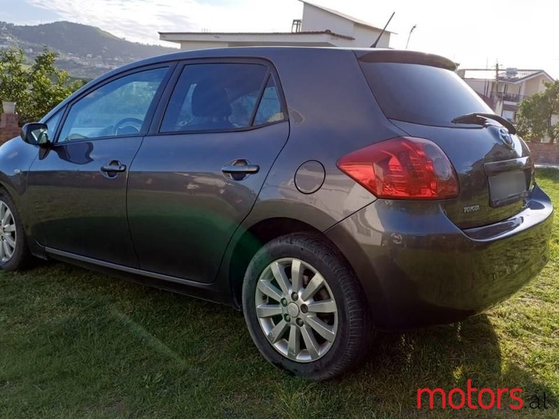 2008' Toyota Auris photo #3