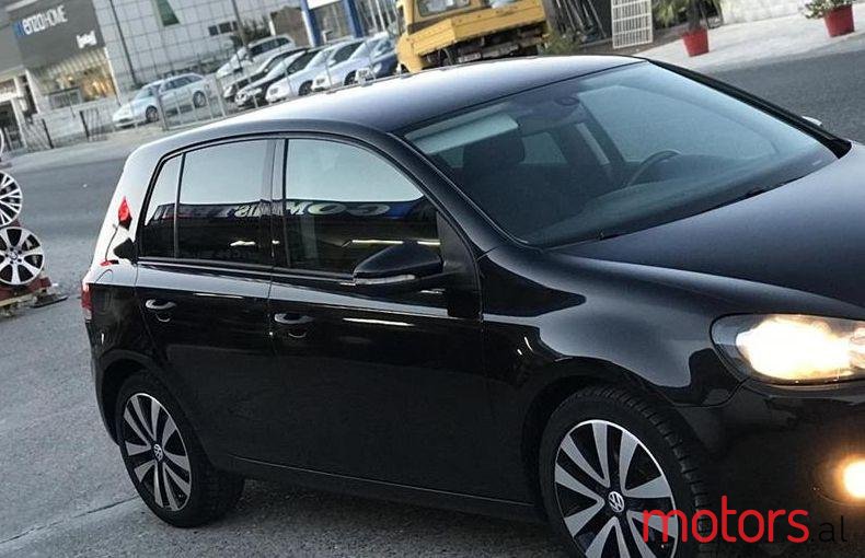 2009' Volkswagen Golf photo #1