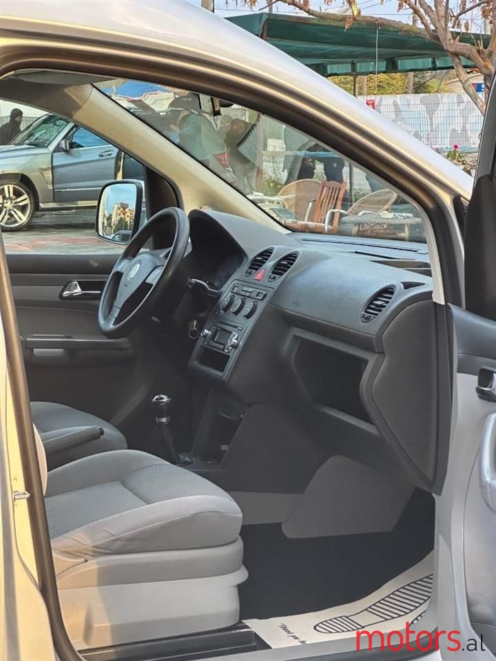 2010' Volkswagen Caddy photo #6