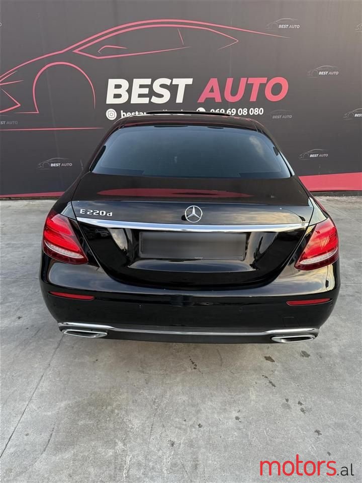 2019' Mercedes-Benz E 220 photo #4